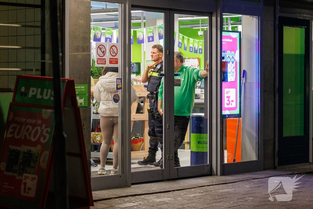 Supermarkt overvallen door gewapende mannen