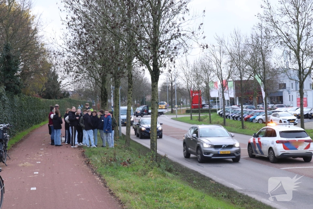 Twee fietsers komen ten val na aanrijding