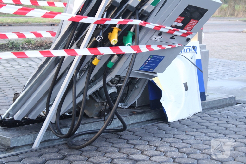 Ongeluk met gevaarlijke stoffen aan tankstation