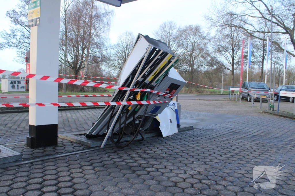 Ongeluk met gevaarlijke stoffen aan tankstation
