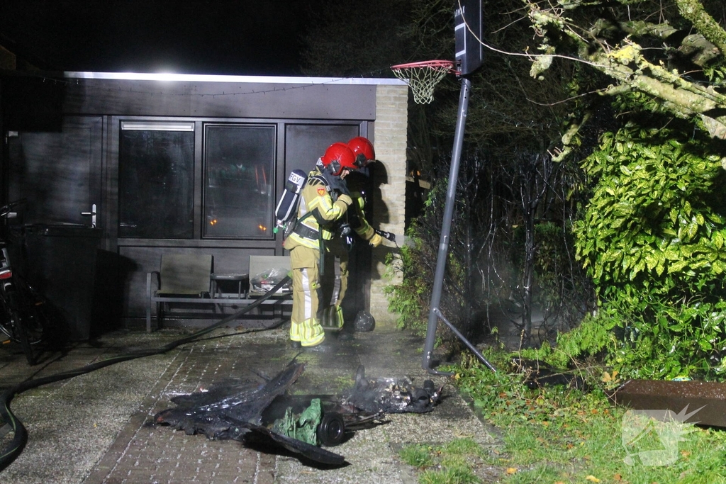 Containers afgebrand door vuurwerk
