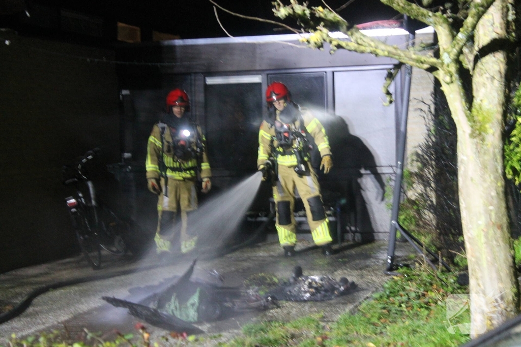 Containers afgebrand door vuurwerk