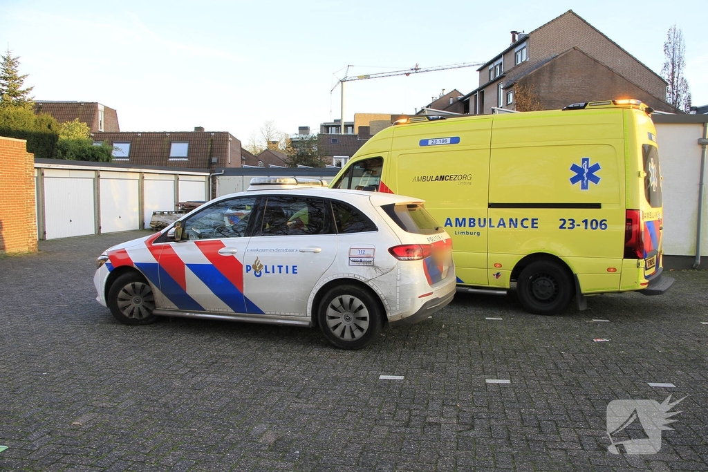 Scooterrijster raakt gewond bij val op oversteekplaats