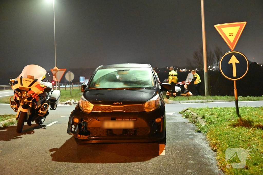 Gewonde na aanrijding tussen auto en scooter