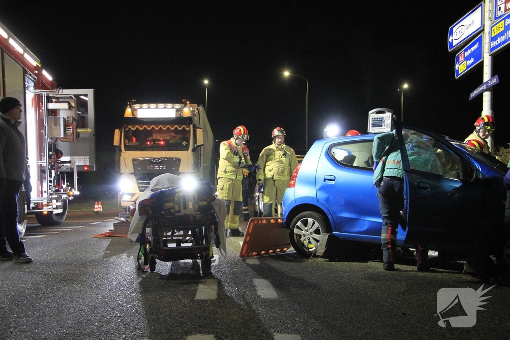 Bbestuurder naar ziekenhuis na aanrijding