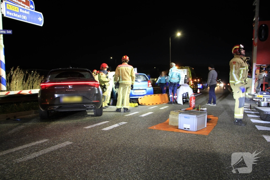 Bbestuurder naar ziekenhuis na aanrijding