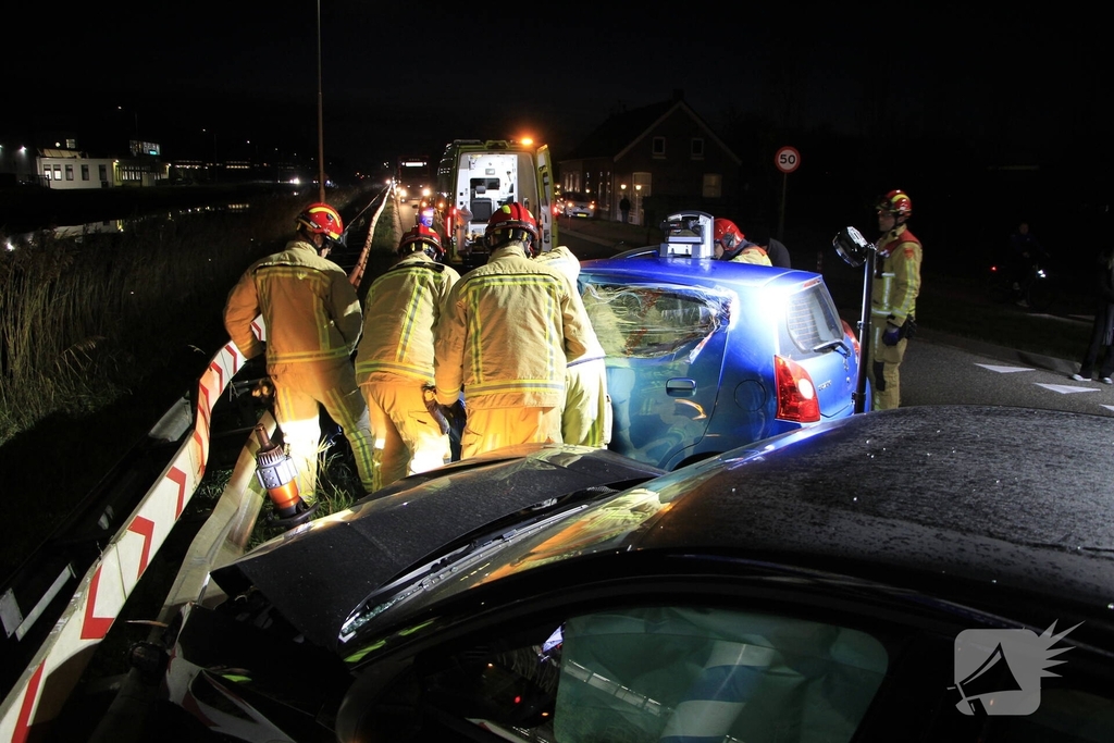 Bbestuurder naar ziekenhuis na aanrijding