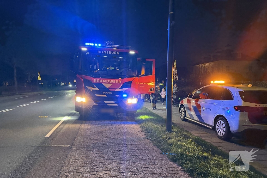 Omstanders en politie halen beschonken fietser uit water