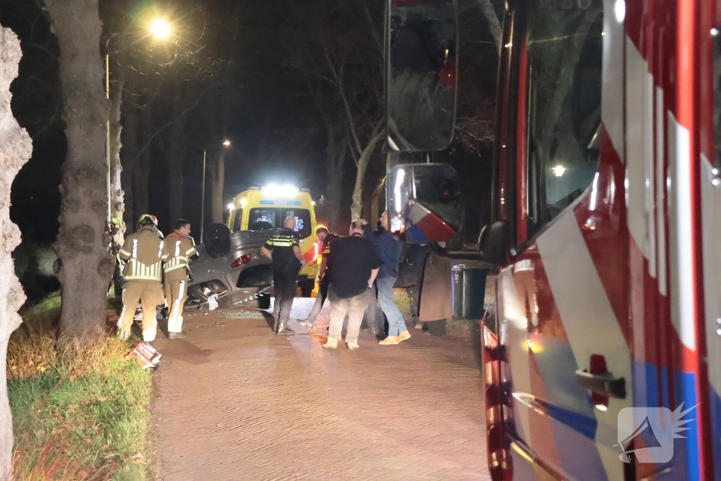 Bestuurder gewond bij eenzijdig ongeval