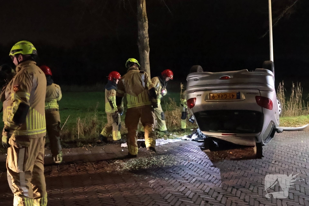 Bestuurder gewond bij eenzijdig ongeval