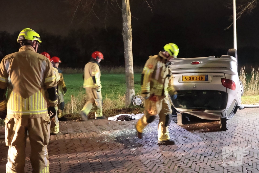 Bestuurder gewond bij eenzijdig ongeval