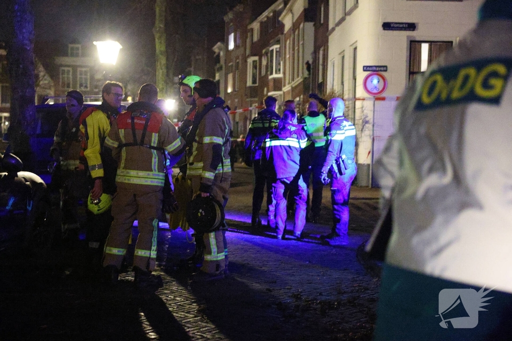 Jongeman in het water na achtervolging