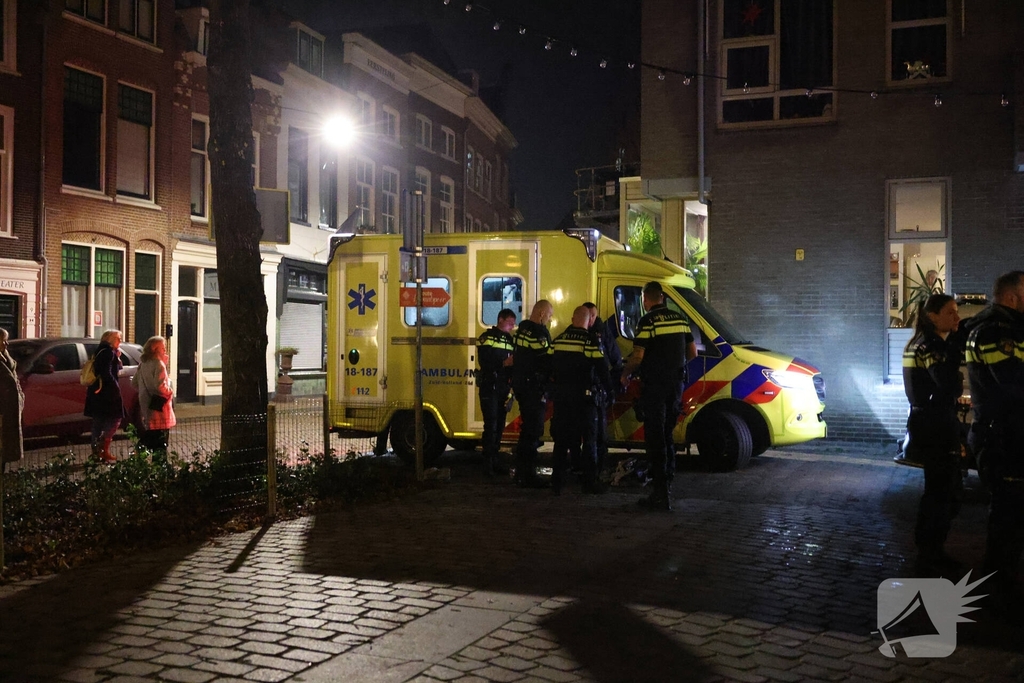 Jongeman in het water na achtervolging