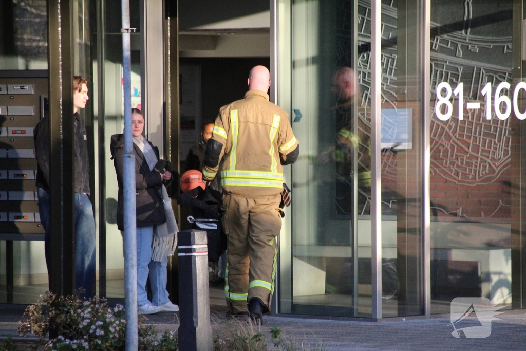 Woningbrand op zesde etage van flat
