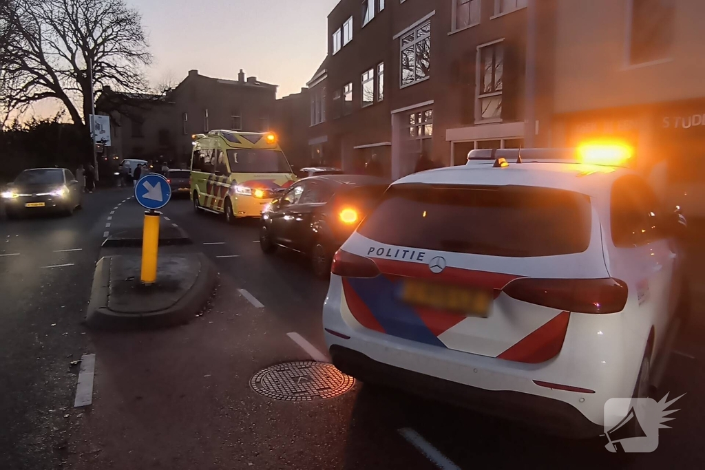 Ambulancedienst ingezet na kop-staartbotsing