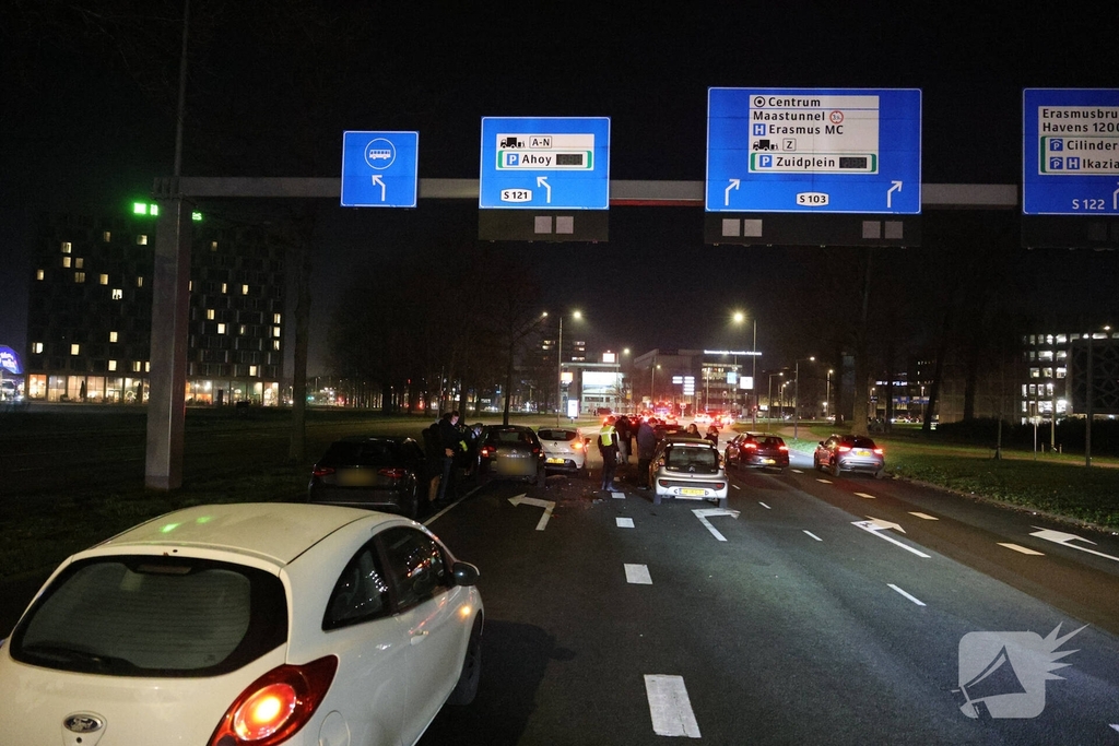 Aanrijding met meerdere voertuigen veroorzaakt verkeershinder