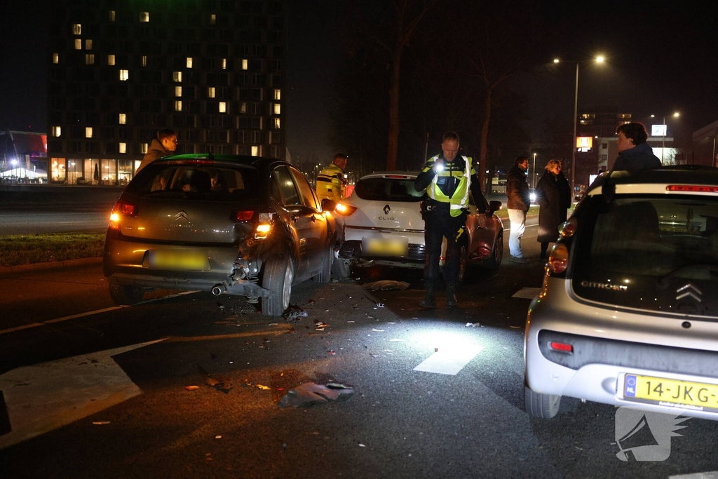 Aanrijding met meerdere voertuigen veroorzaakt verkeershinder
