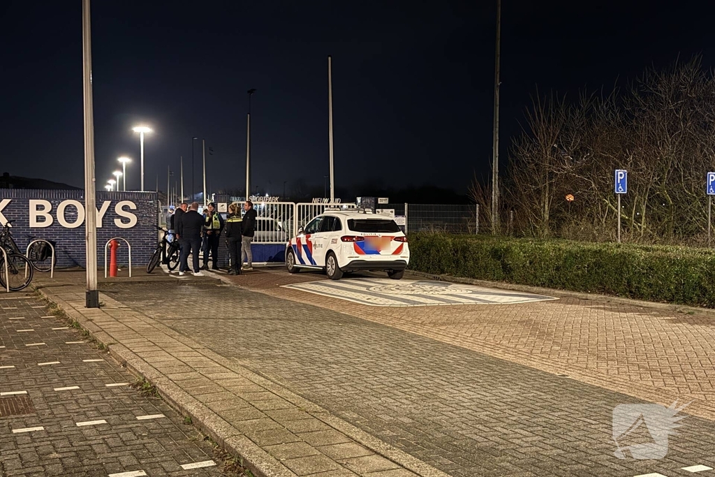 Bestuurder aangehouden na inrijden op menigte