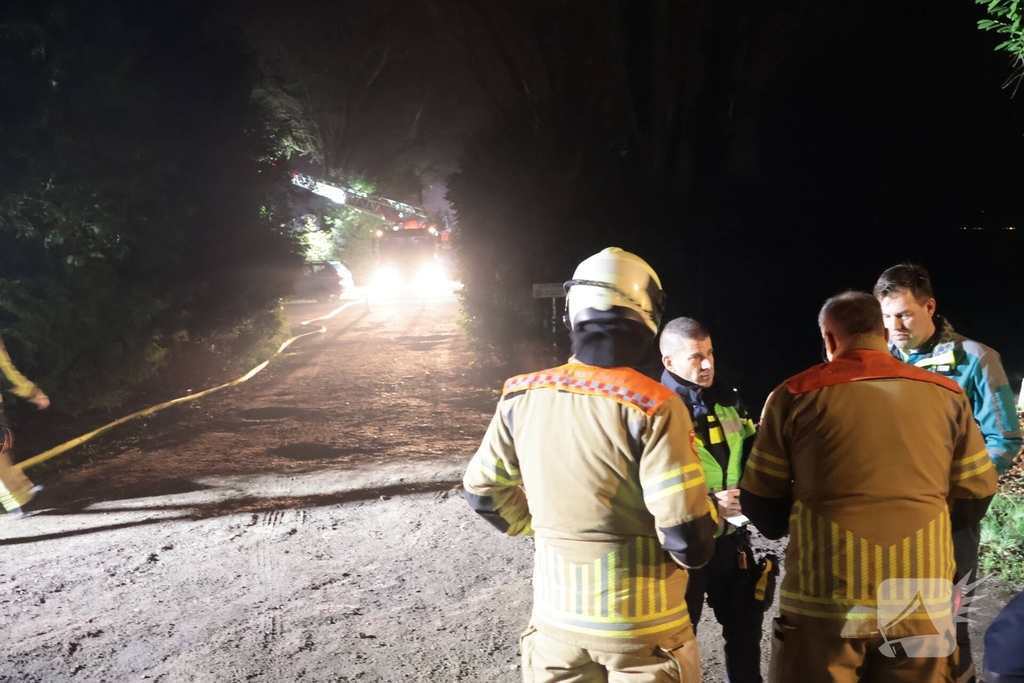 Brand in opslagschuur snel onder controle
