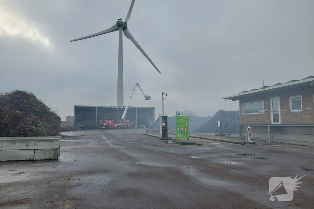 Brand in riet zorgt voor rookoverlast