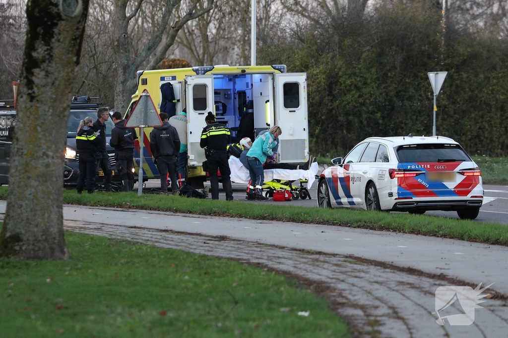 Fietser gewond na aanrijding met werkbus