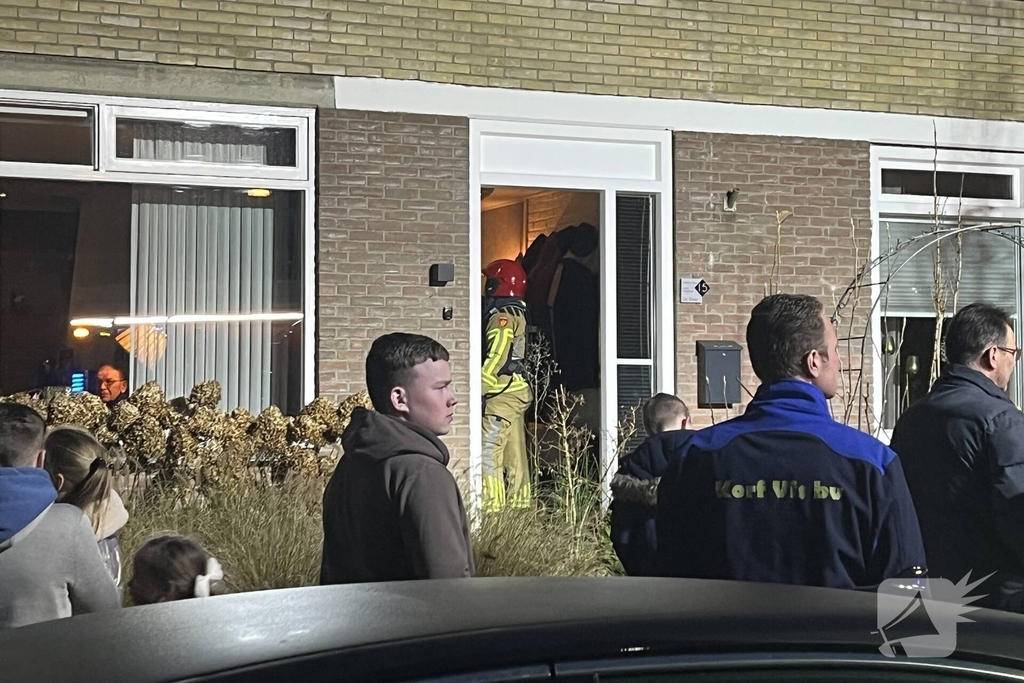 Brandweer snel in actie bij woningbrand