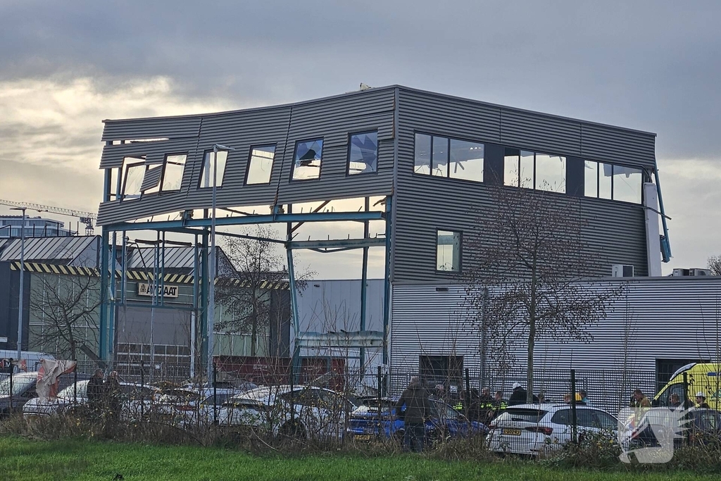 Bedrijfspand deels ingestort