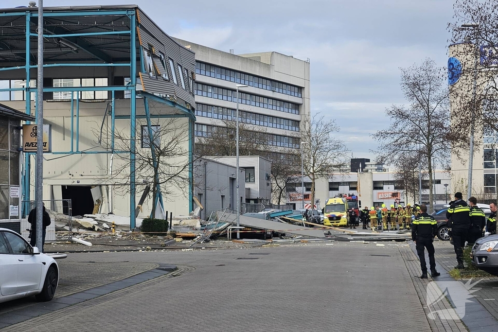 Bedrijfspand deels ingestort