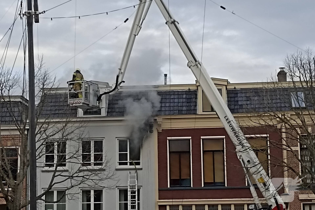 Brand in woning leidt tot grootschalige hulpverlening