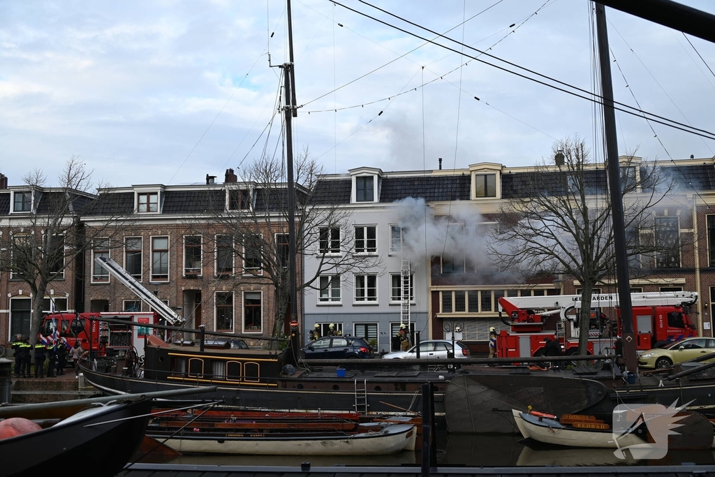 Brand in woning leidt tot grootschalige hulpverlening