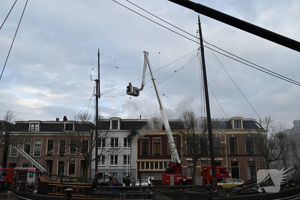 Brand in woning leidt tot grootschalige hulpverlening