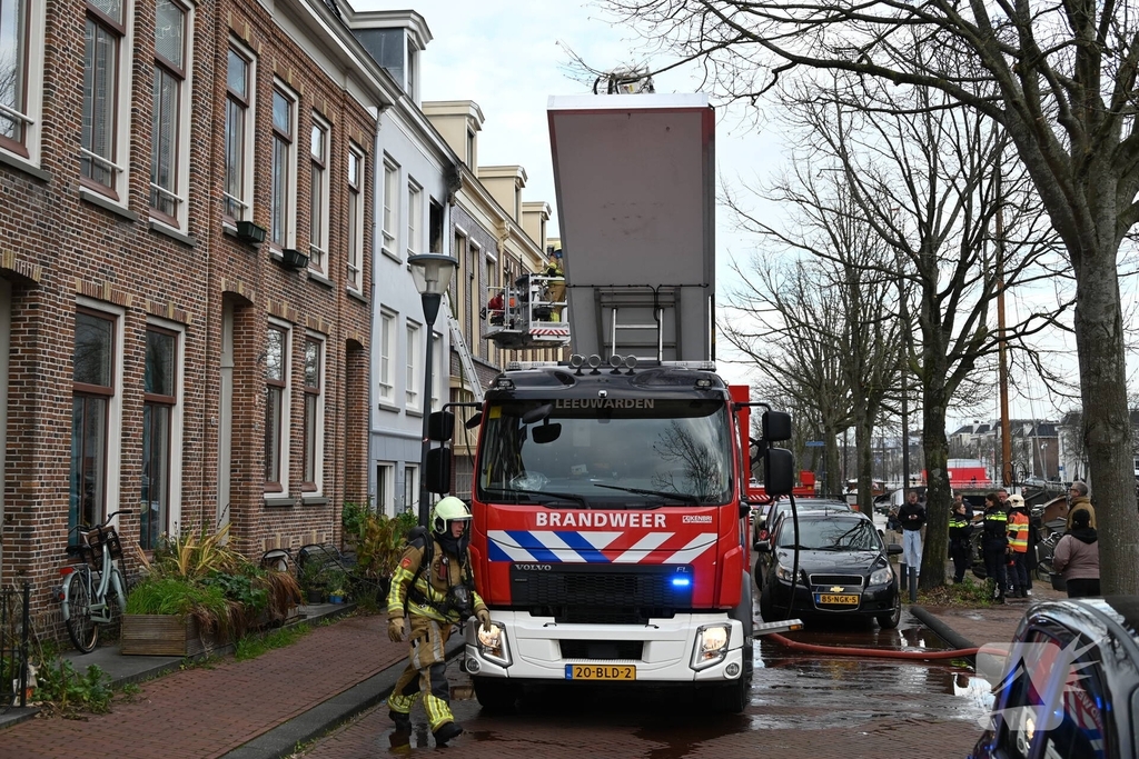 Brand in woning leidt tot grootschalige hulpverlening