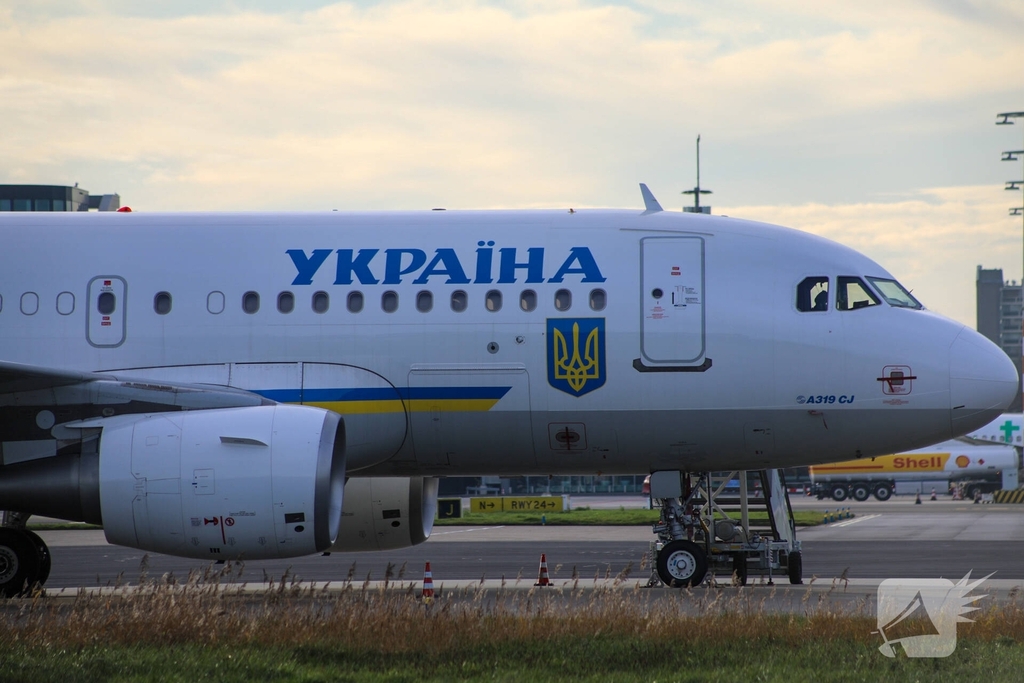 Oekraïense president arriveert op beveiligde luchthaven