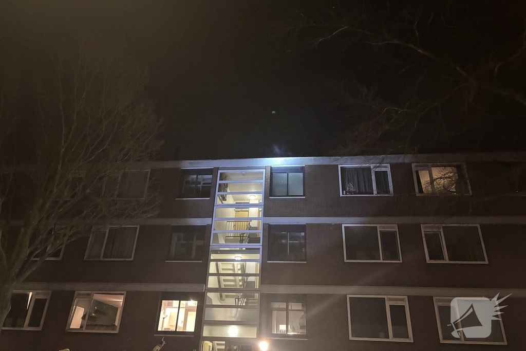 Woning vol rook door pan op vuur