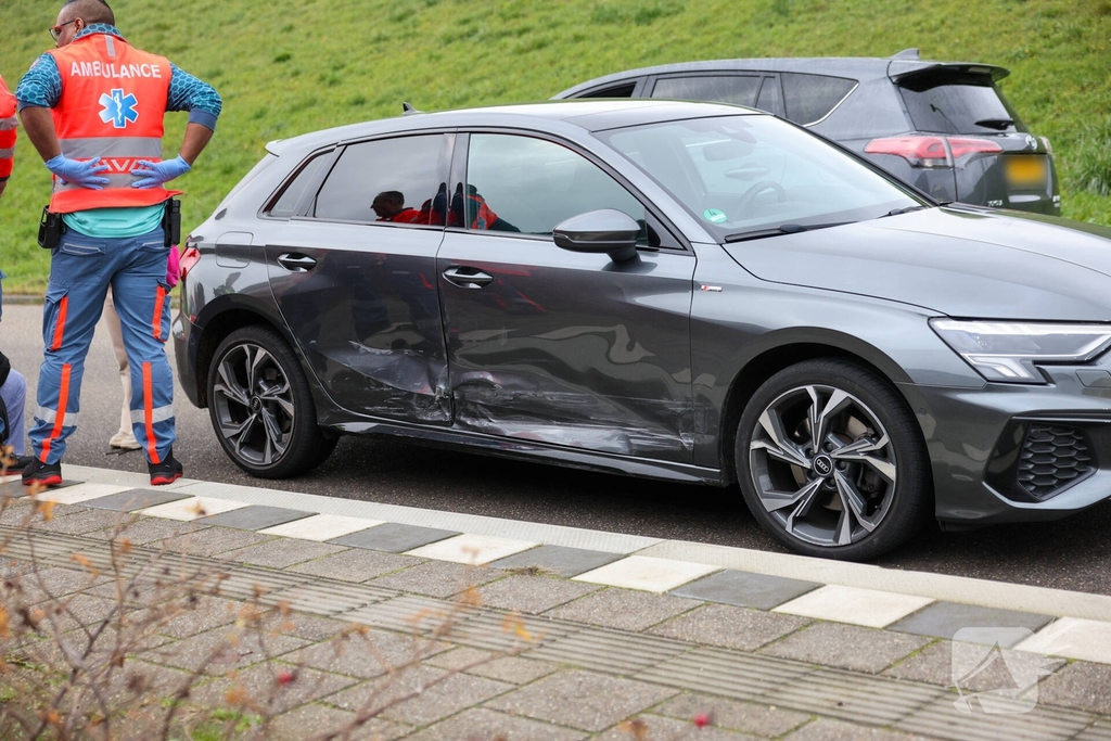 Aanrijding veroorzaakt aanzienlijke schade