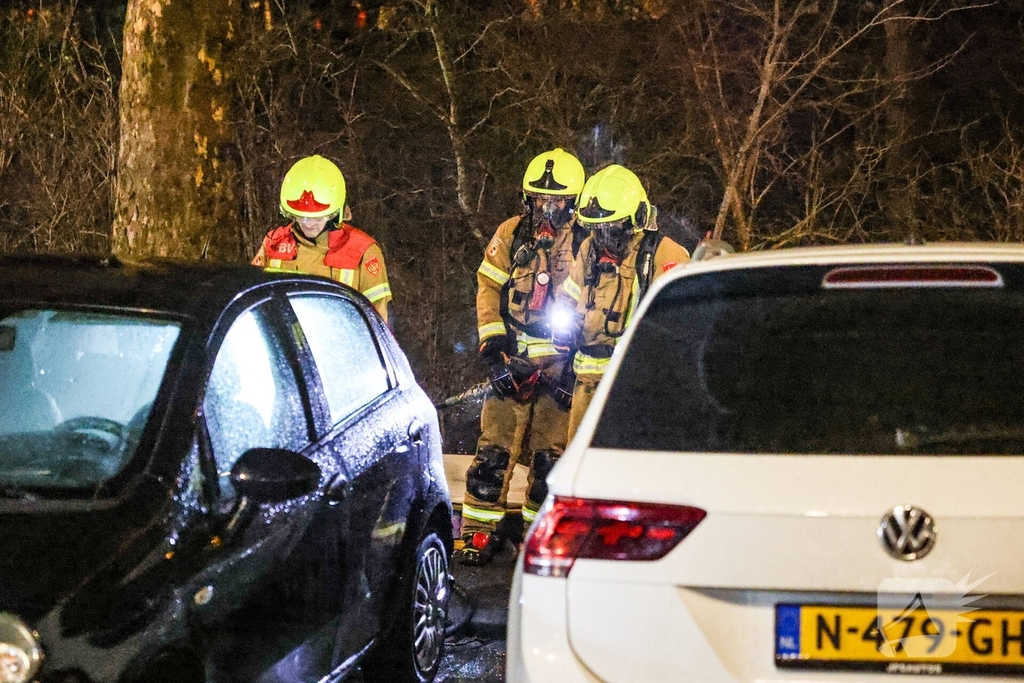 Auto's zwaar beschadigd door brand