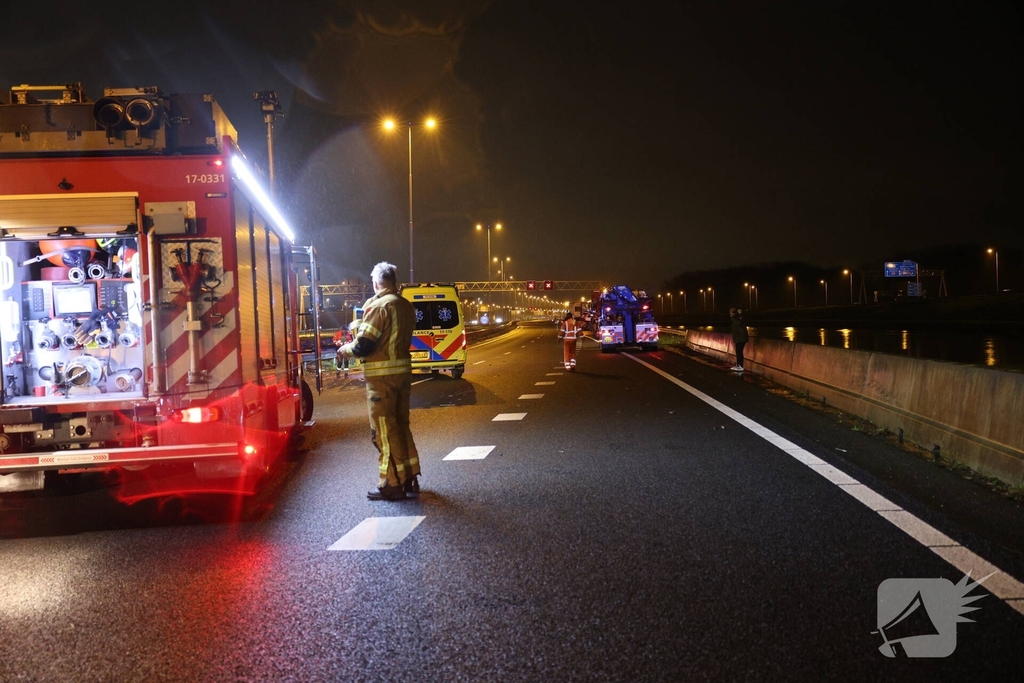 Bestuurder bevrijdt na ongeval vrachtwagen