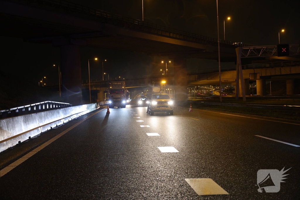 Bestuurder bevrijdt na ongeval vrachtwagen