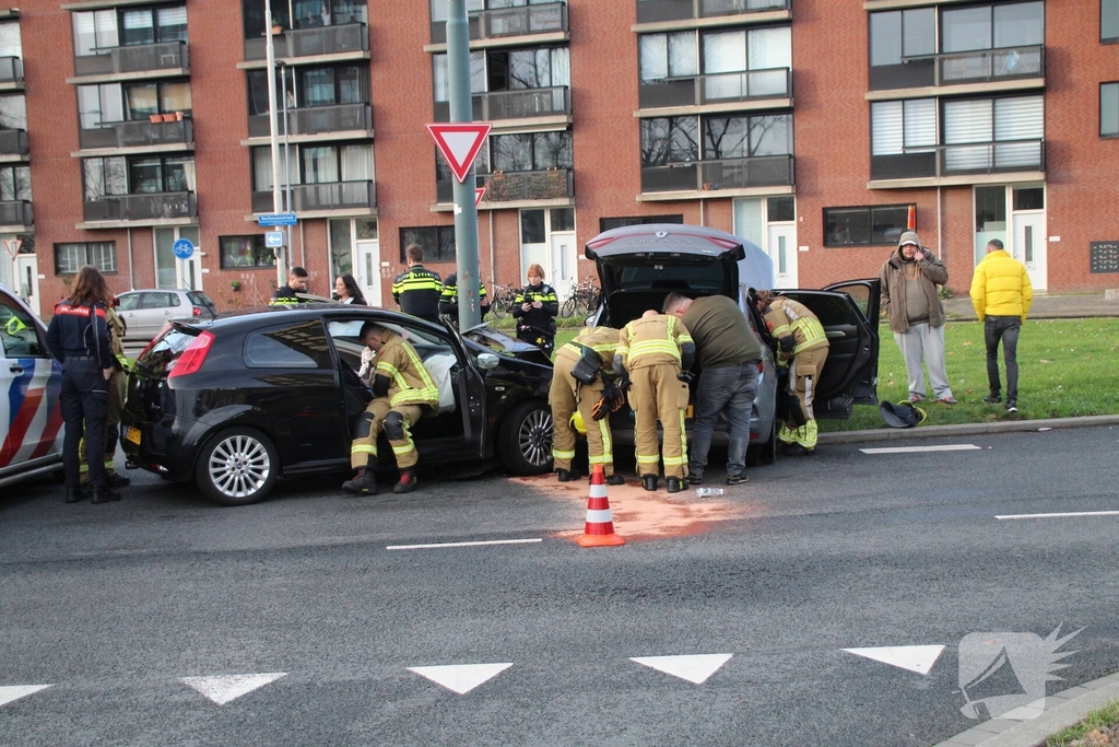 Zware aanrijding tussen twee voertuigen