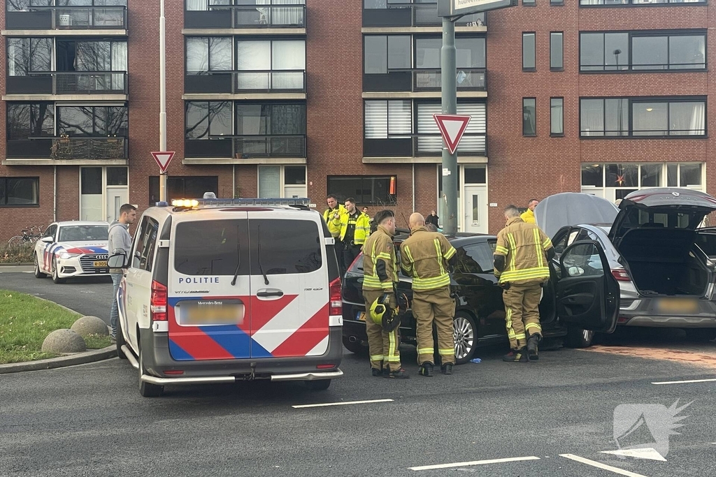 Zware aanrijding tussen twee voertuigen