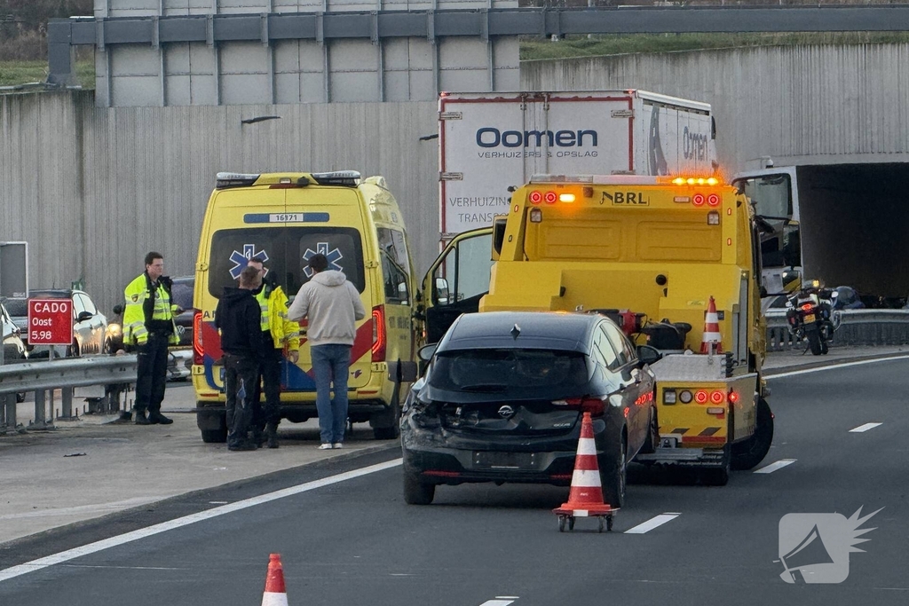 Ongeval tussen auto en vrachtwagen