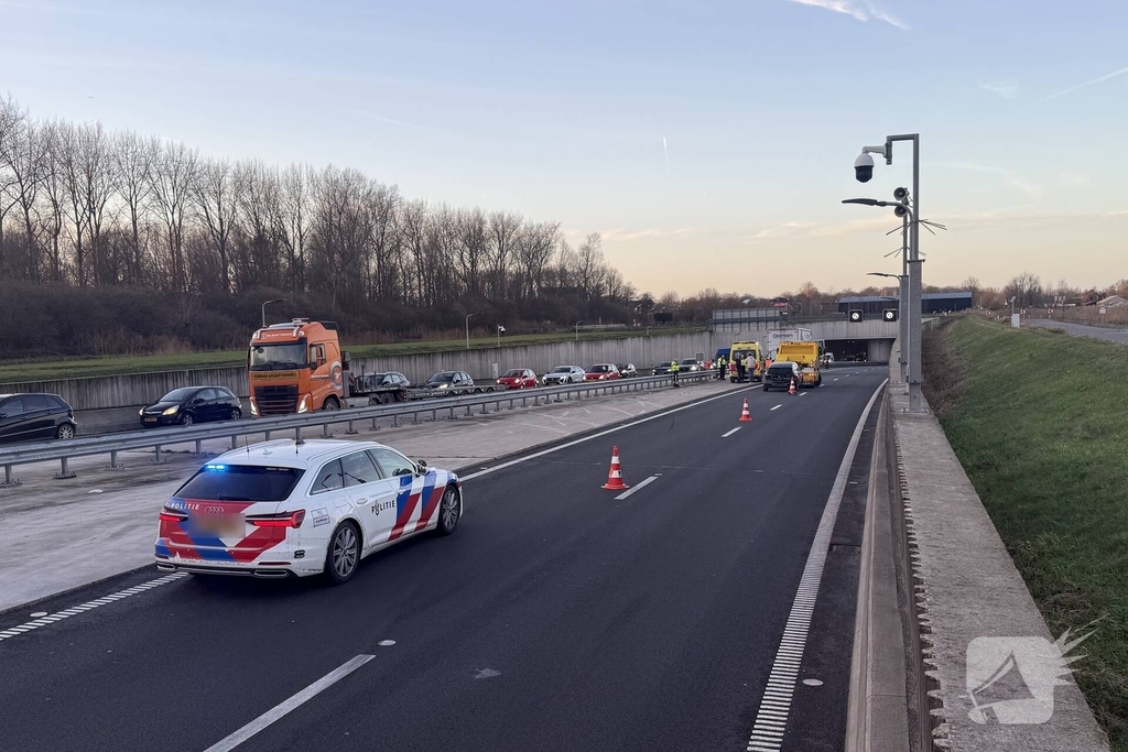 Ongeval tussen auto en vrachtwagen