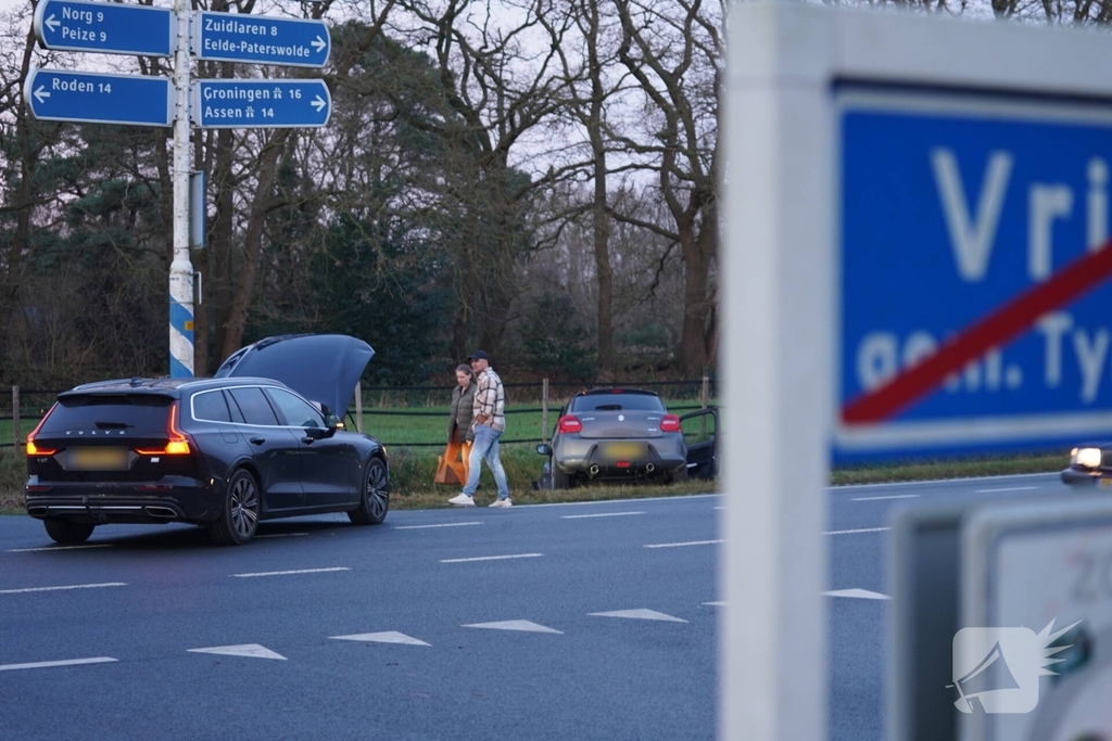 Ongeval met twee voertuigen leidt tot wegafsluiting