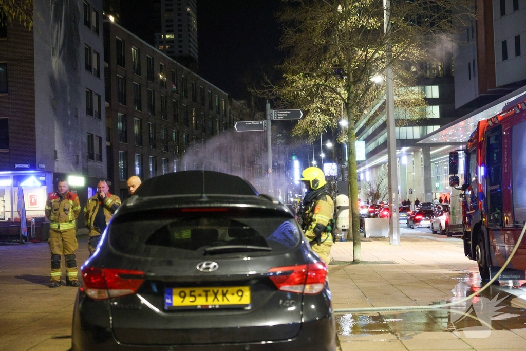 Brandweer staat vast op brug na melding autobrand