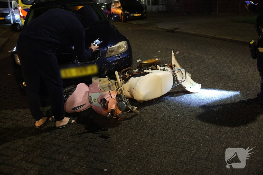 Scooter vol aangereden door auto bij ongeval