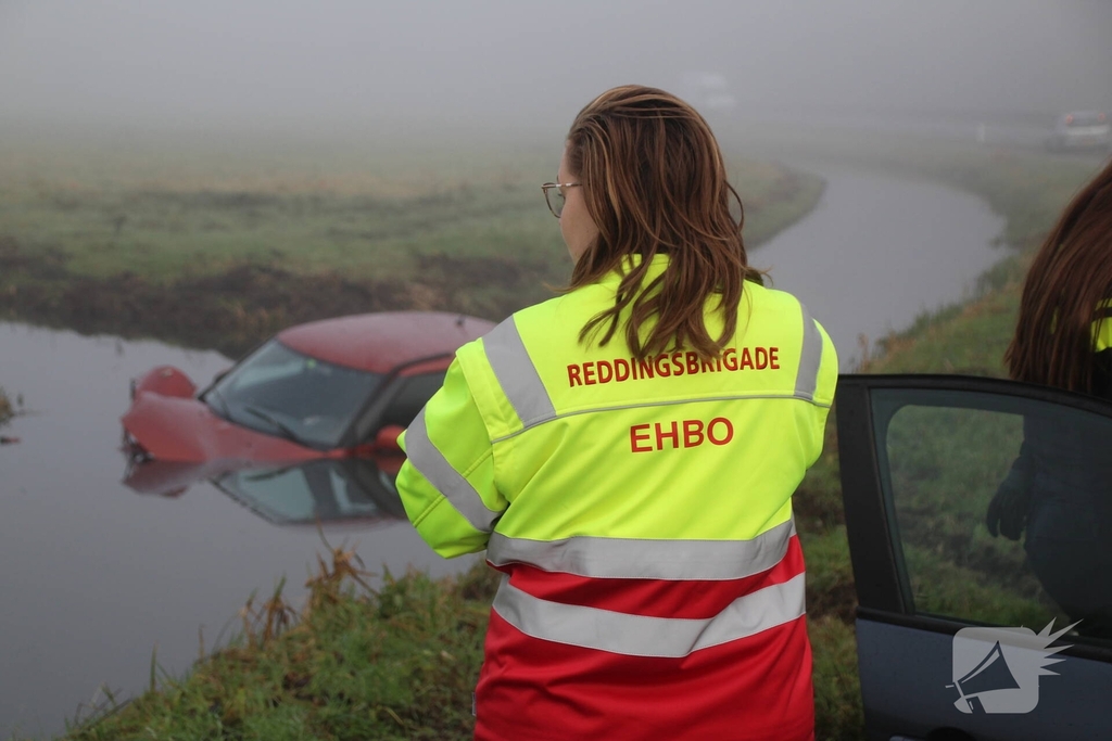 Auto te water na ongeval