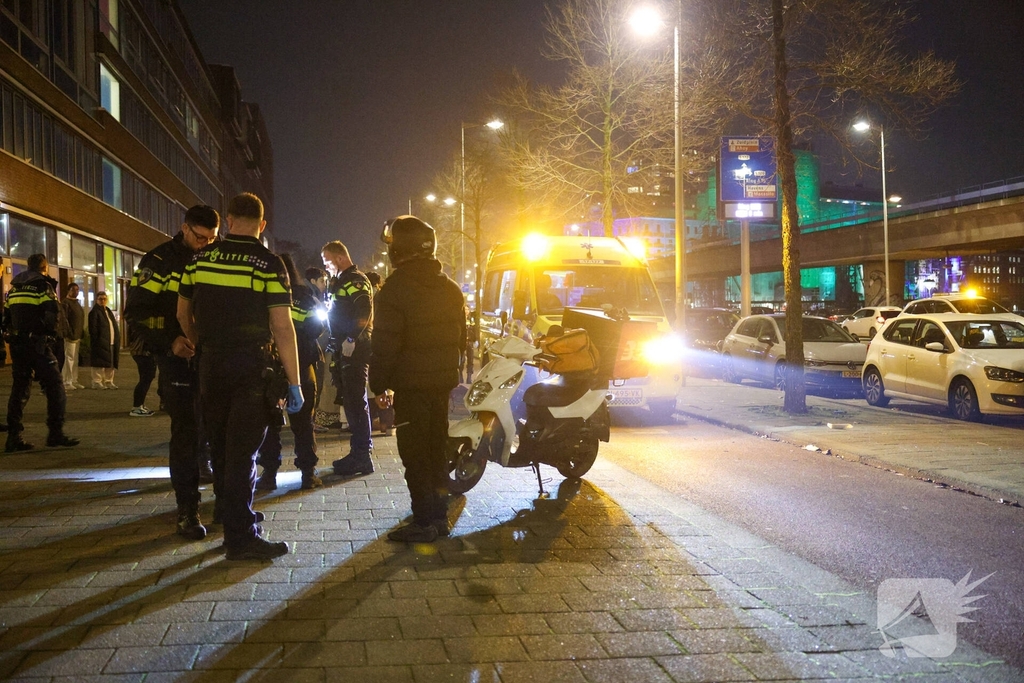 Voetganger gewond na aanrijding met bezorger