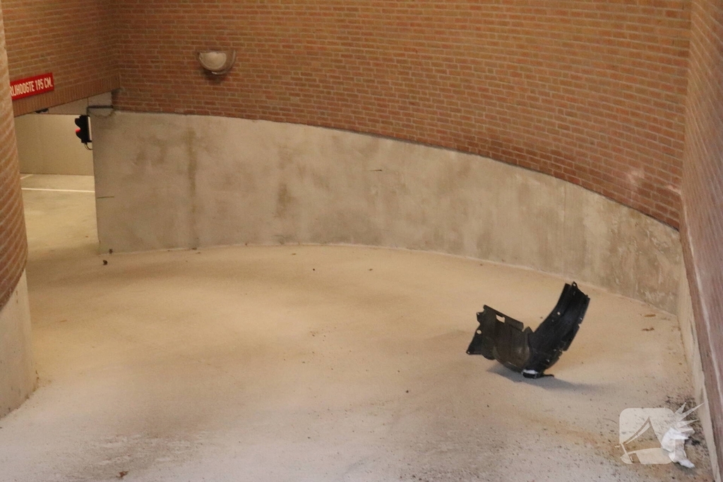 Bestuurder verliest controle over auto