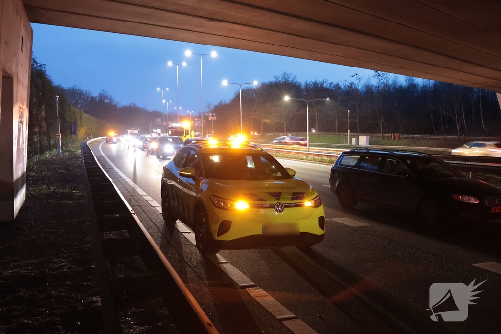 Zes voertuigen betrokken bij kettingbotsing op snelweg