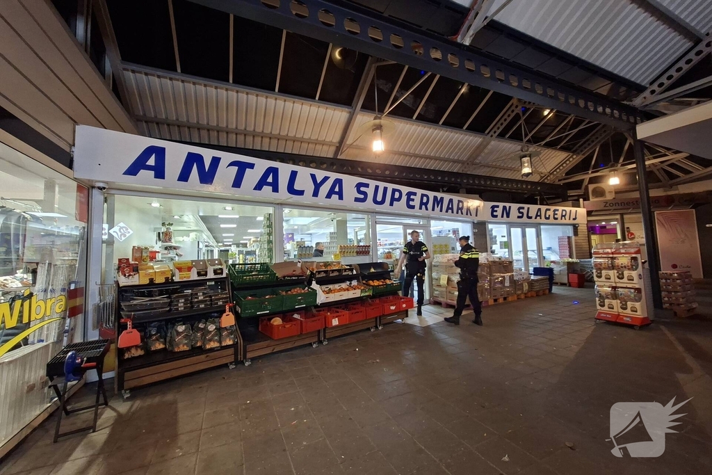 Overval op supermarkt en slagerij leidt tot grote politieactie
